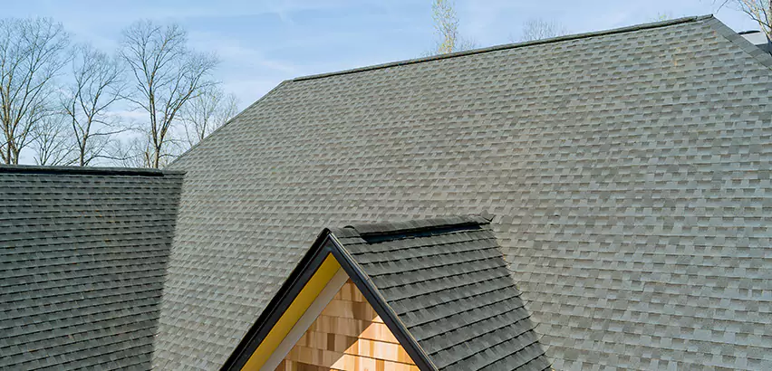 Replacing Vinyl Siding With Cedar Shingles in Lake Zurich